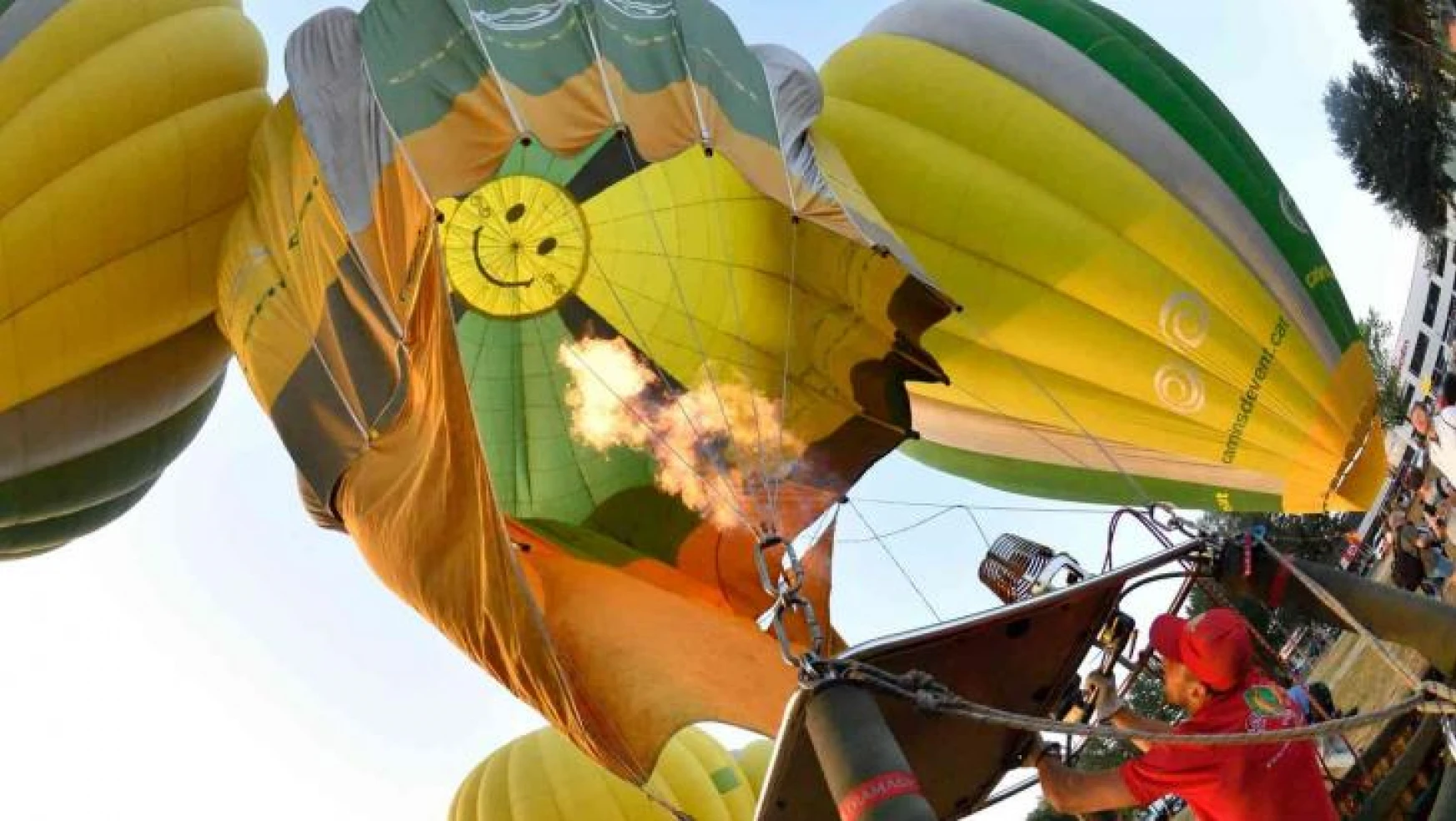 İspanya'da 26'ncı Avrupa Balon Festivali başladı
