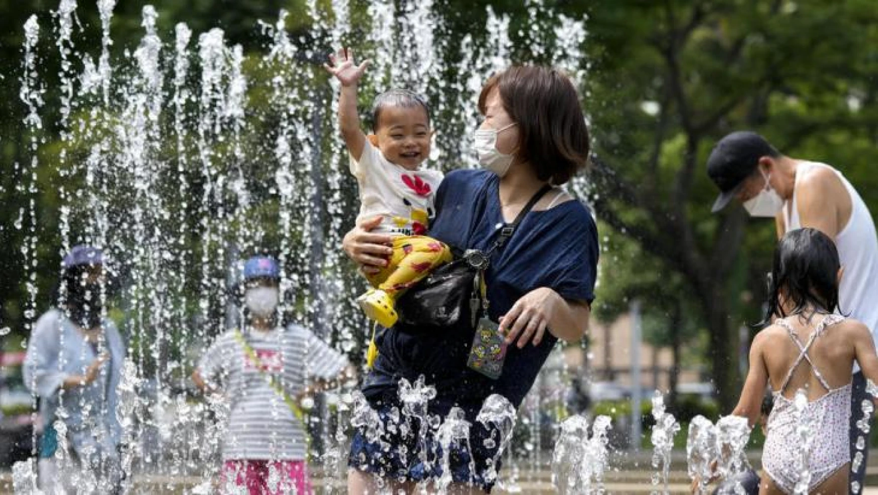 Japonya'da aşırı sıcaklar nedeniyle 7 bin 116 kişi kişi hastaneye kaldırıldı