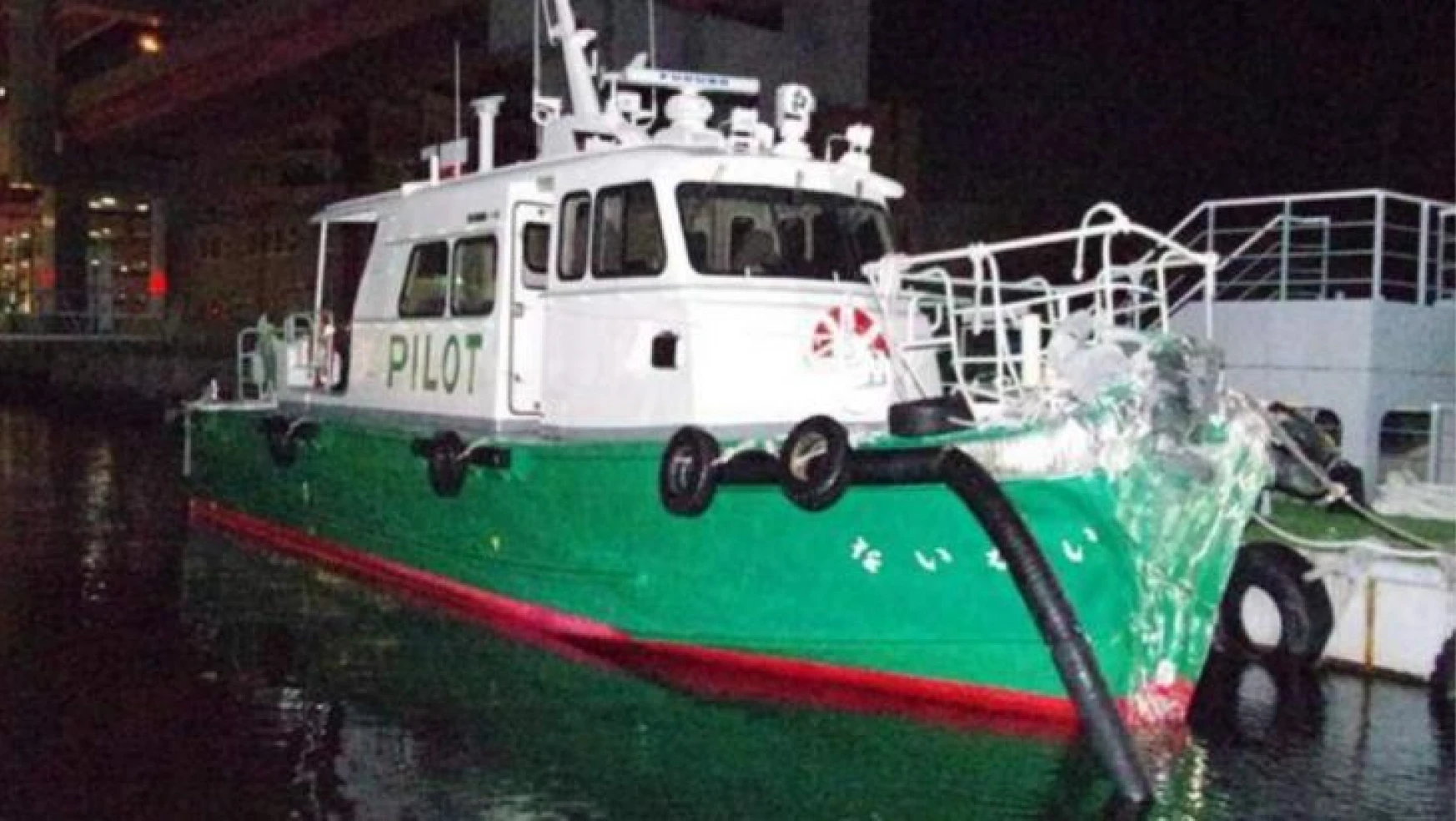Japonya'da kılavuz tekne dalgakırana çarptı: 2 ölü, 3 yaralı