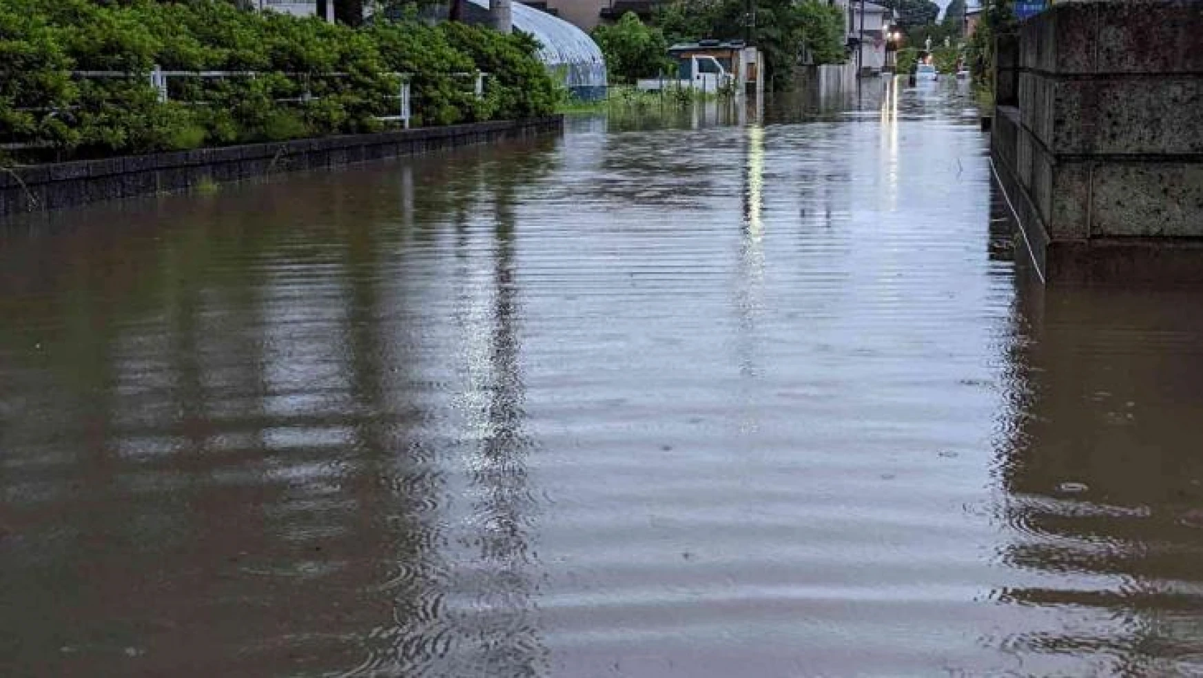 Japonya'da sel ve heyelan uyarısı