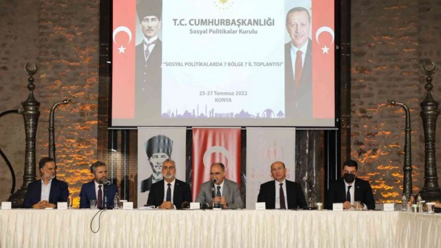 Konya'da 'Sosyal Politikalarda 7 Bölge 7 İl Projesi' toplantısı yapıldı