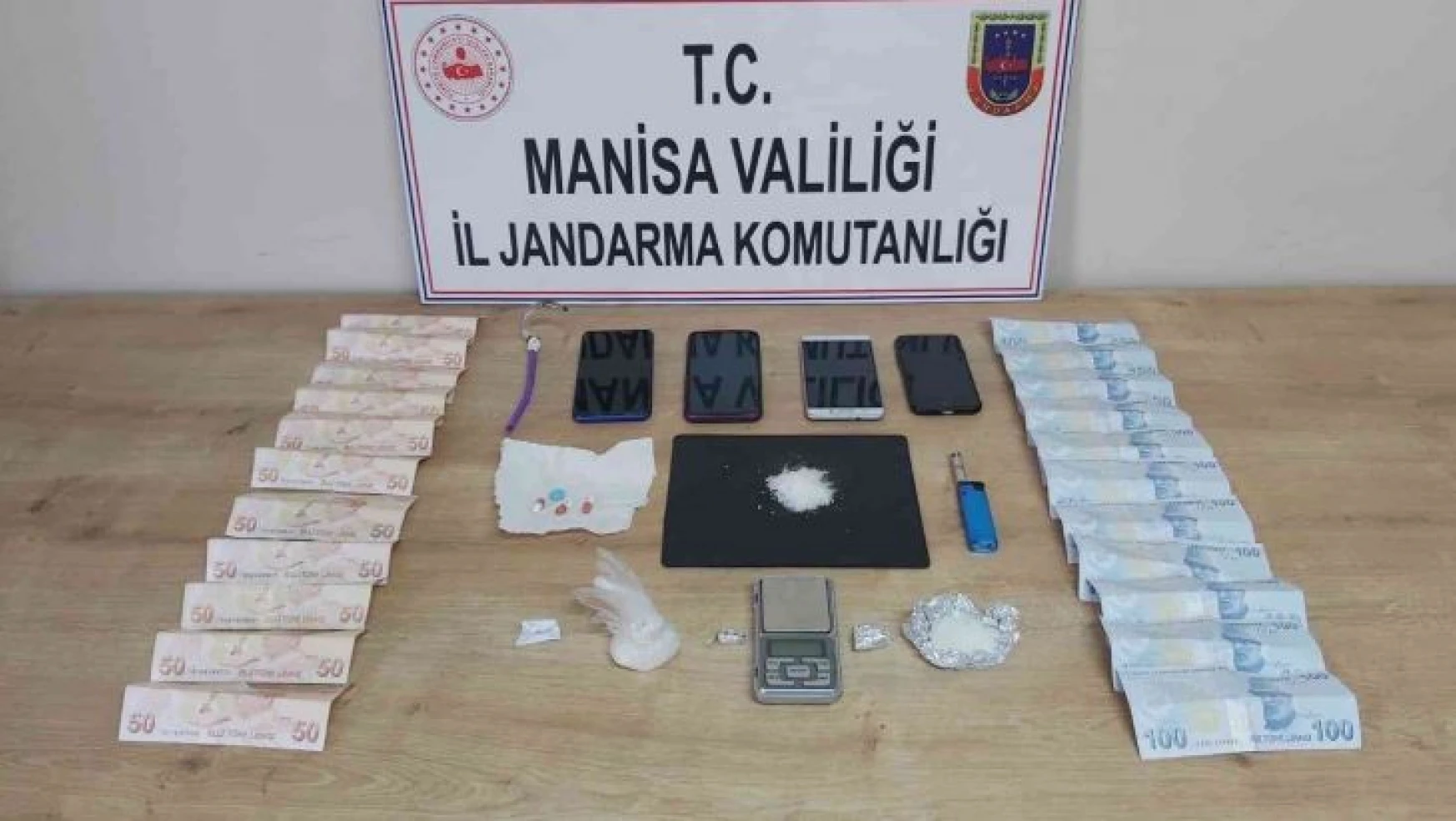 Manisa'da uyuşturucu operasyonu: 2 gözaltı