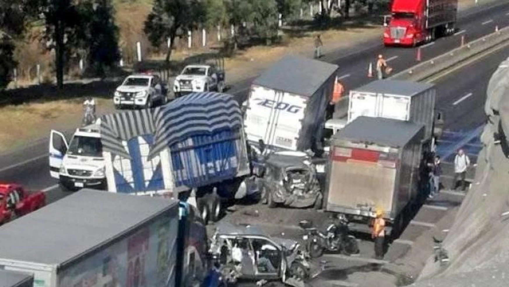 Meksika'da freni patlayan kamyon dehşet saçtı: 4 ölü, 5 yaralı