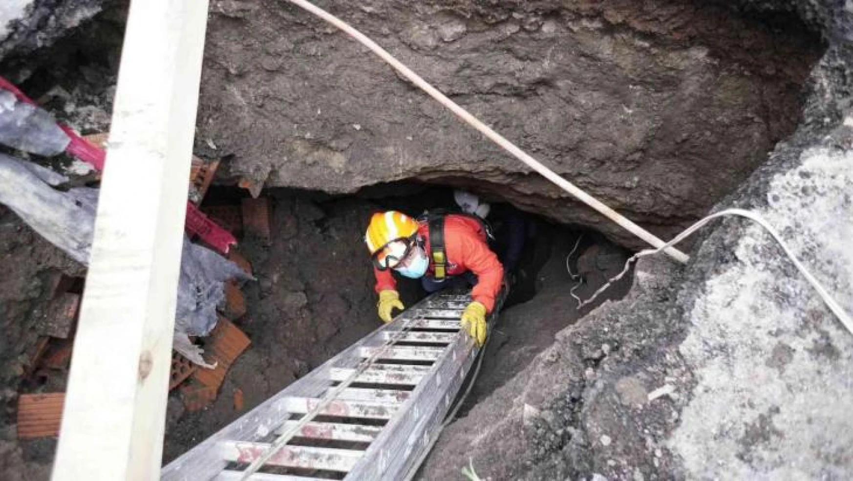 Meksika'daki bir çukurda 13 yeraltı mağarası keşfedildi