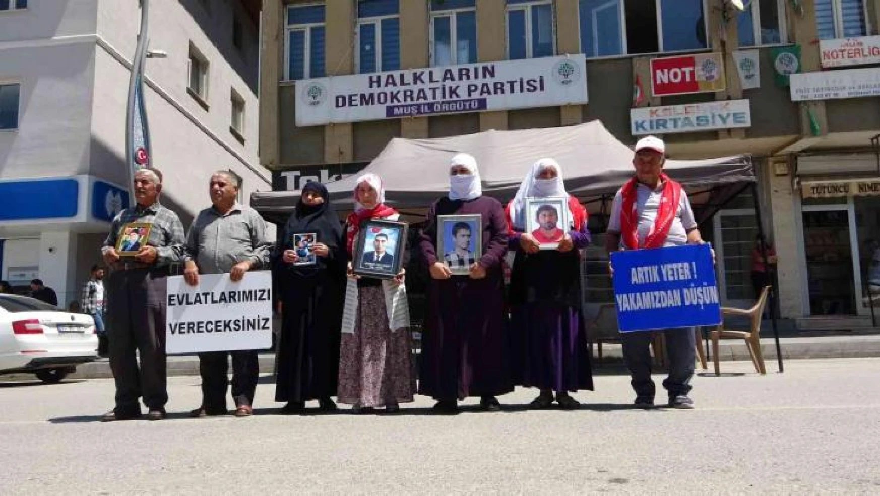 Muş'ta annelerin HDP önündeki evlat nöbetinde 63 hafta geride kaldı