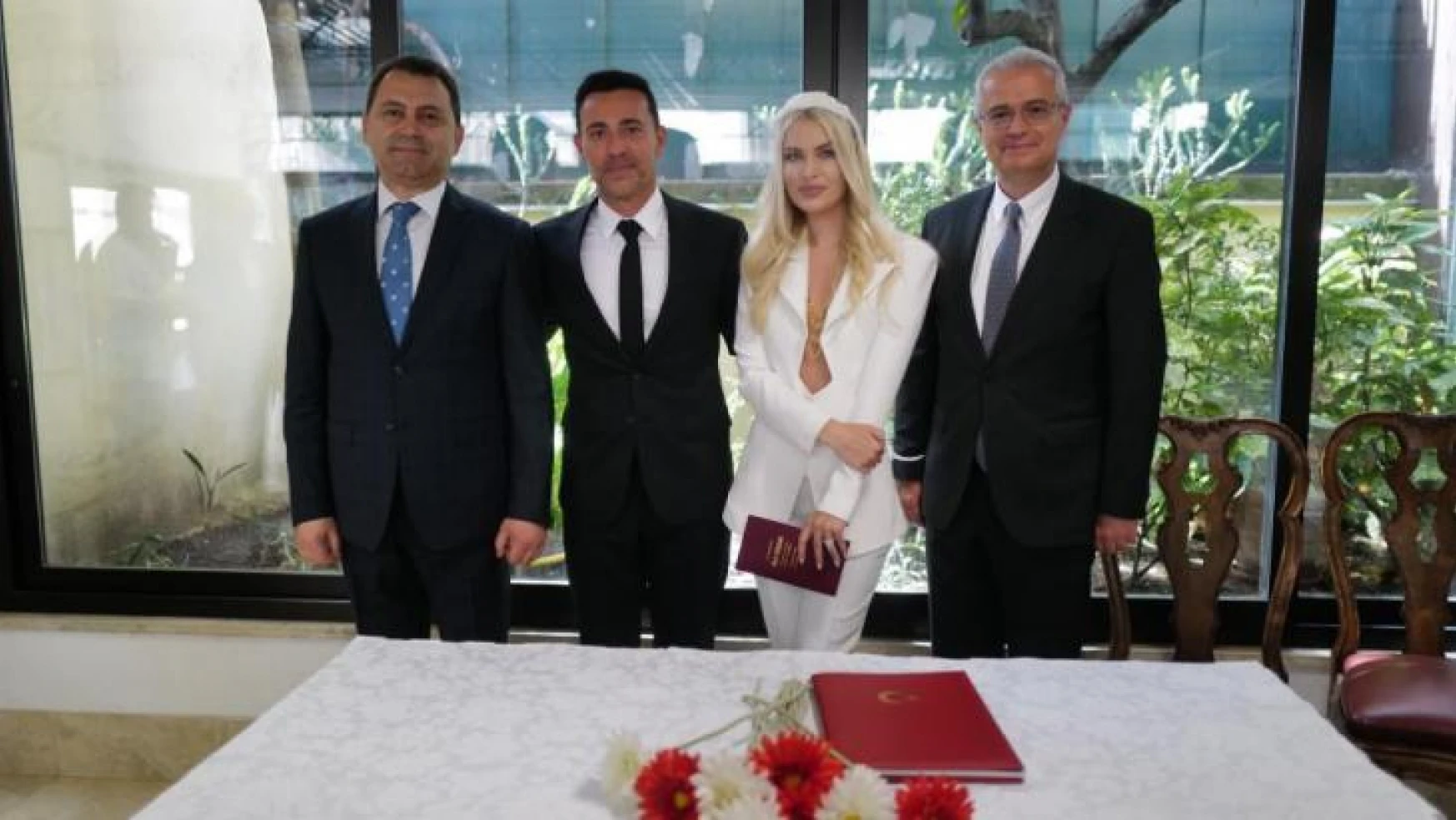 Mustafa Sandal, Melis Sütşurup ile Roma'da evlendi