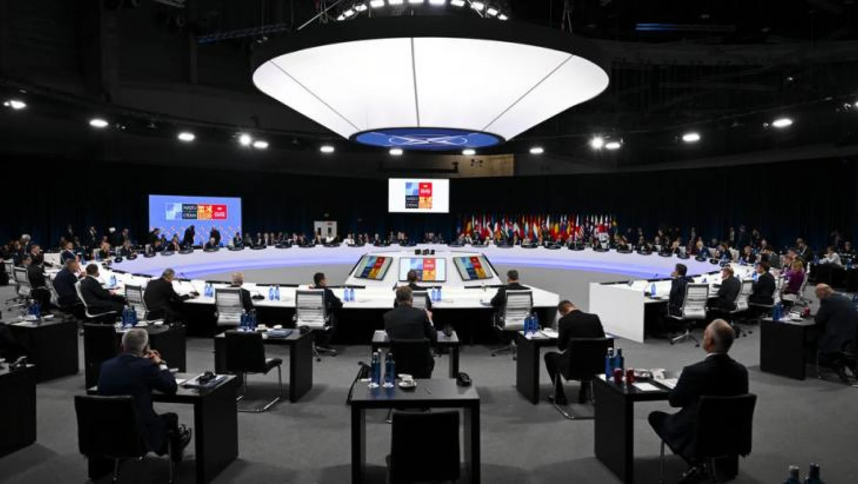 NATO Liderler Zirvesi'nde 'yakın ortaklarla' oturum düzenlendi