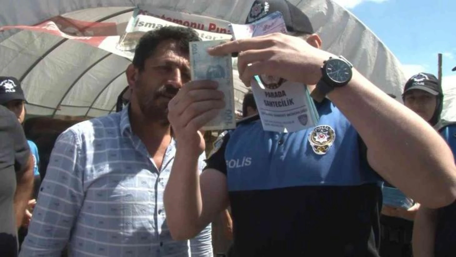 Polisten kurban pazarında sahte para uyarısı