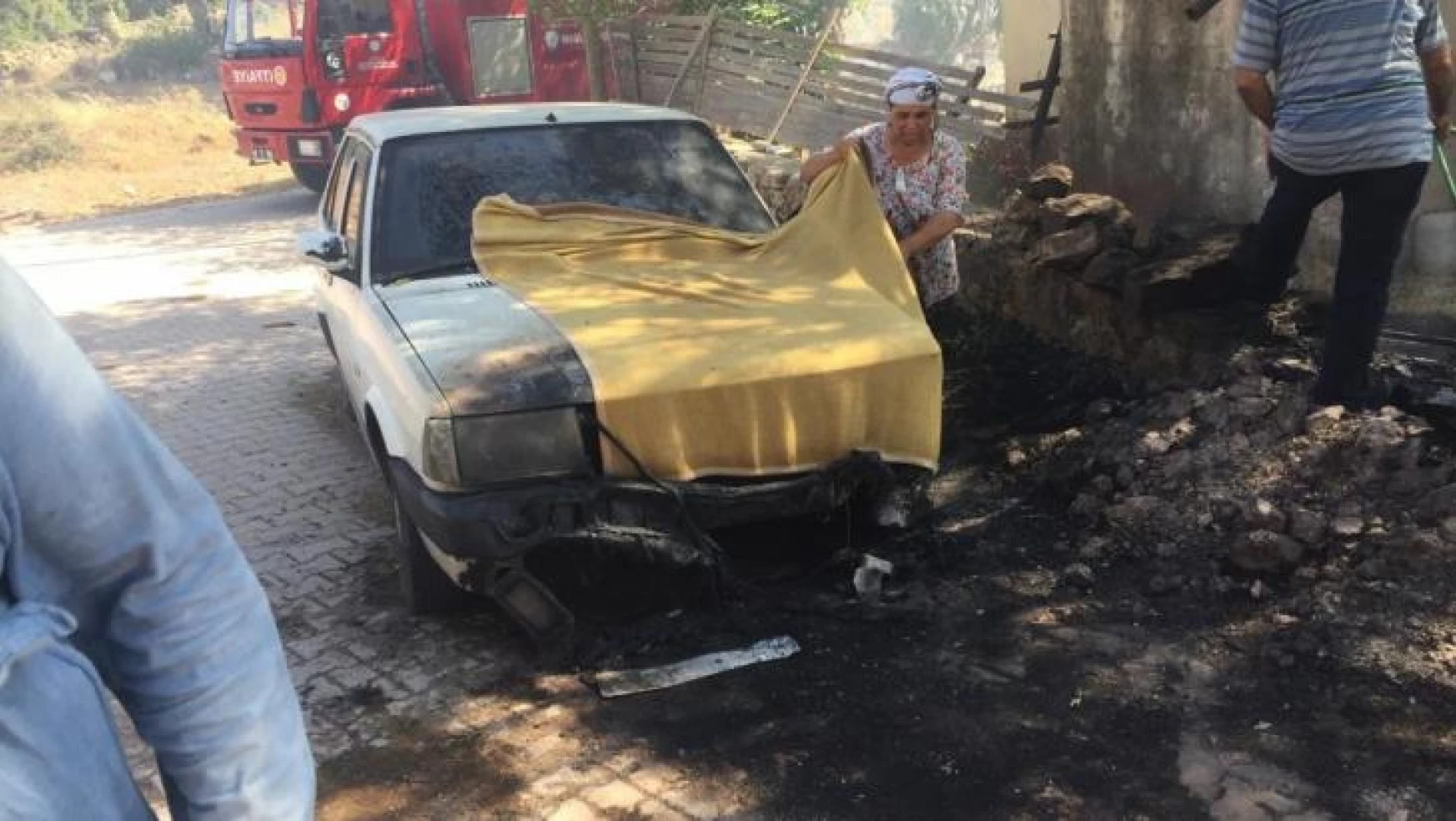 Sakallıoğlu çiftinin kızı ve damatlarının otomobili yandı