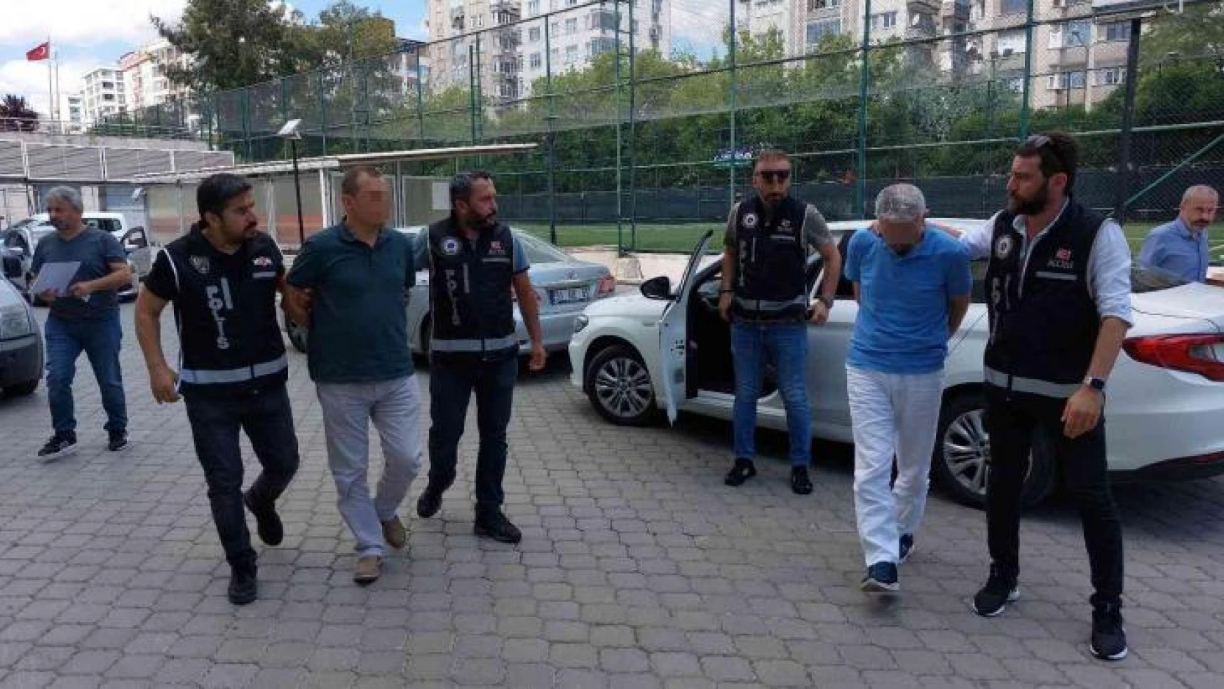 Samsun'da ele geçen 19 tabancayla ilgili 2 kişi adliyeye sevk edildi