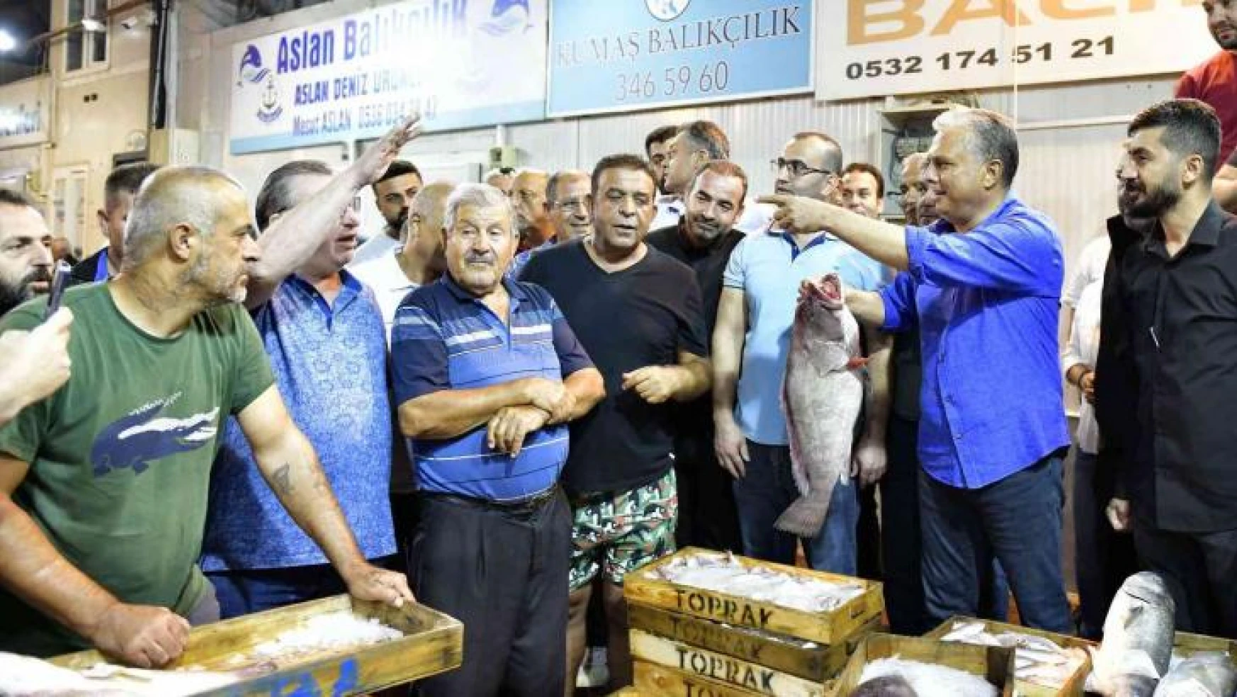 Sezonu açan Antalya'da balıkçı barınağında ilk balık mezadı dualarla yapıldı