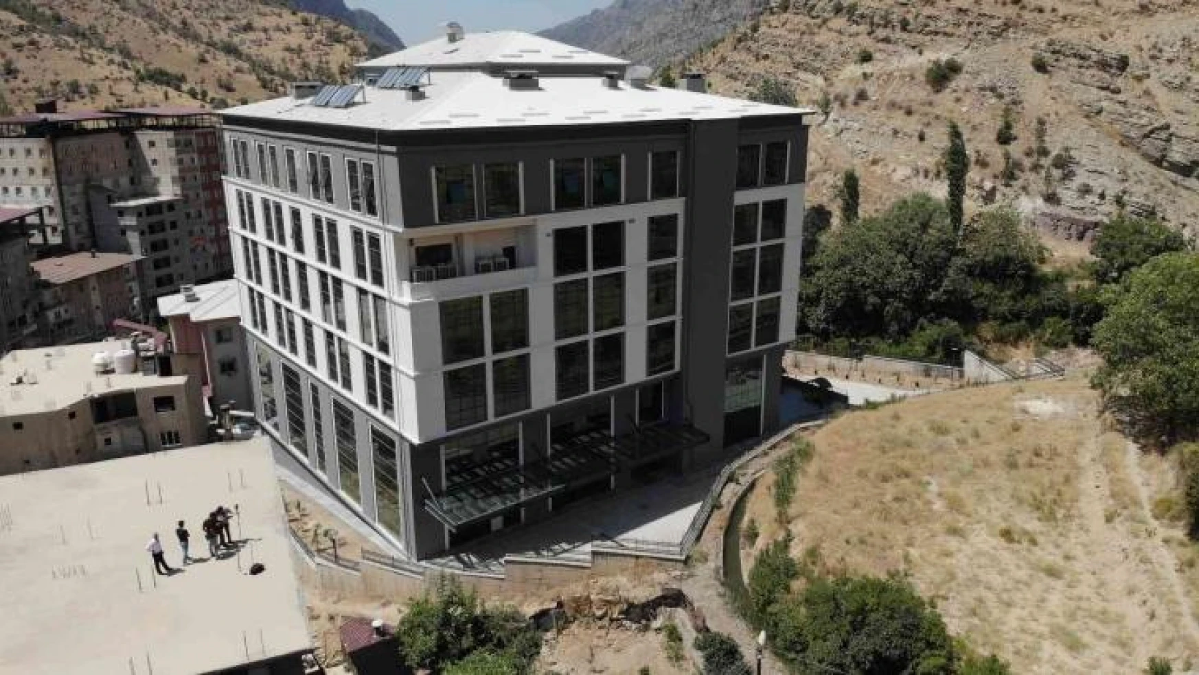 Şırnak'ta 50 milyon maliyetle yapımı devam eden hastanede sona yaklaşıldı