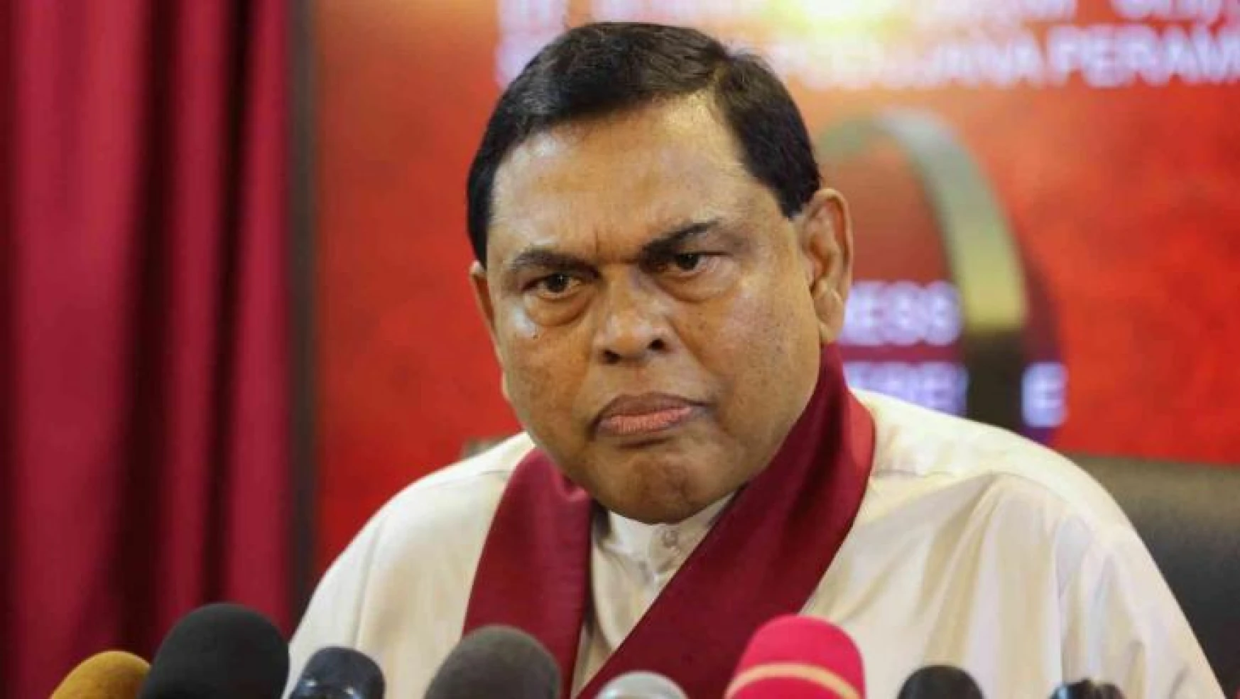 Sri Lanka Devlet Başkanı Rajapaksa'nın kardeşinin ülkeden ayrılması engellendi