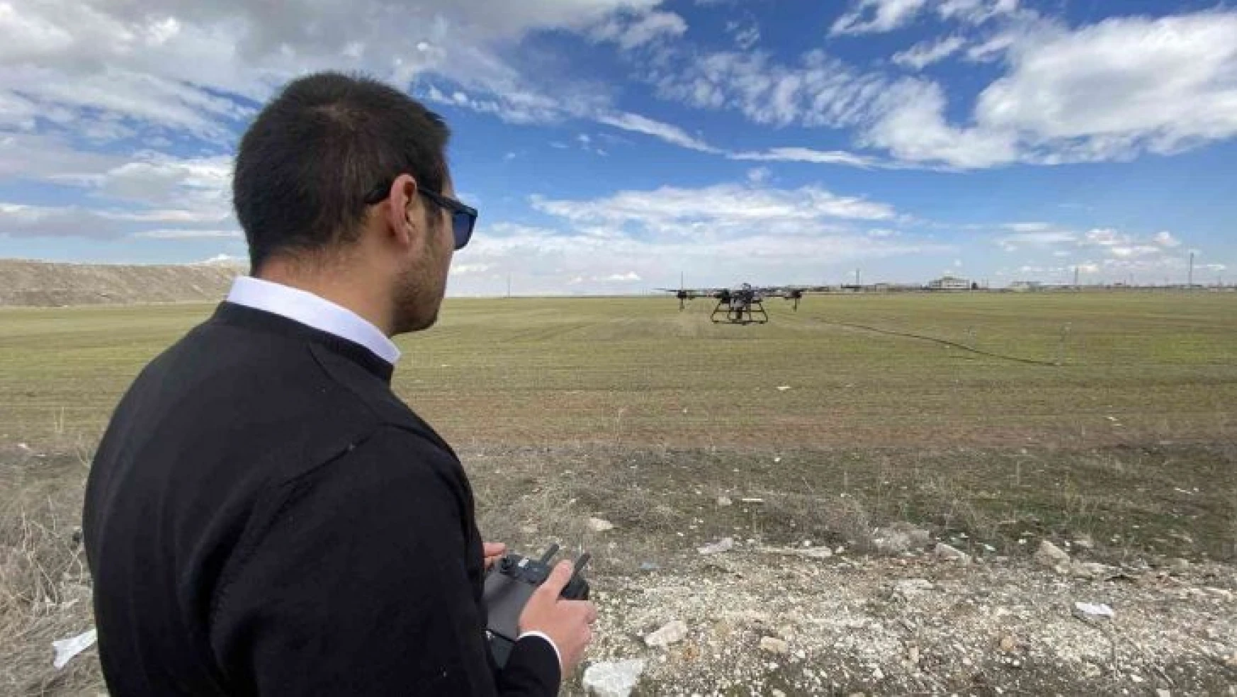 Tarımda dron ile ilaçlama verim kaybını engelliyor