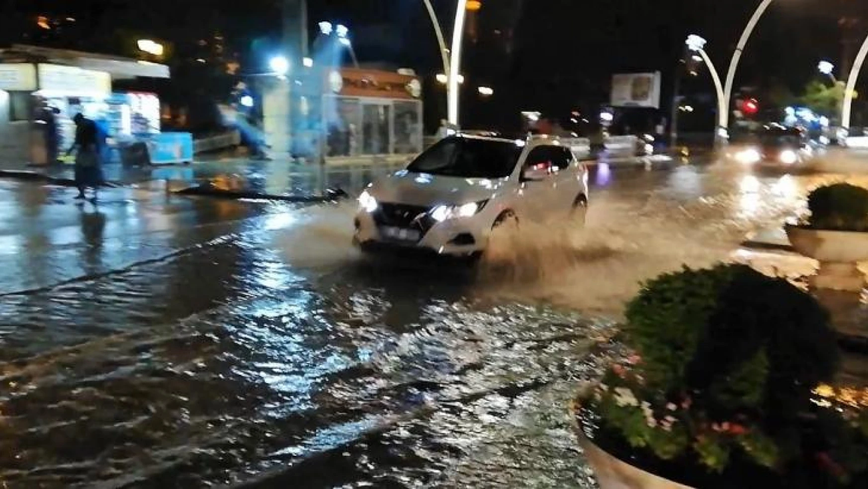 Tokat'ta sağanak yağış etkili oldu