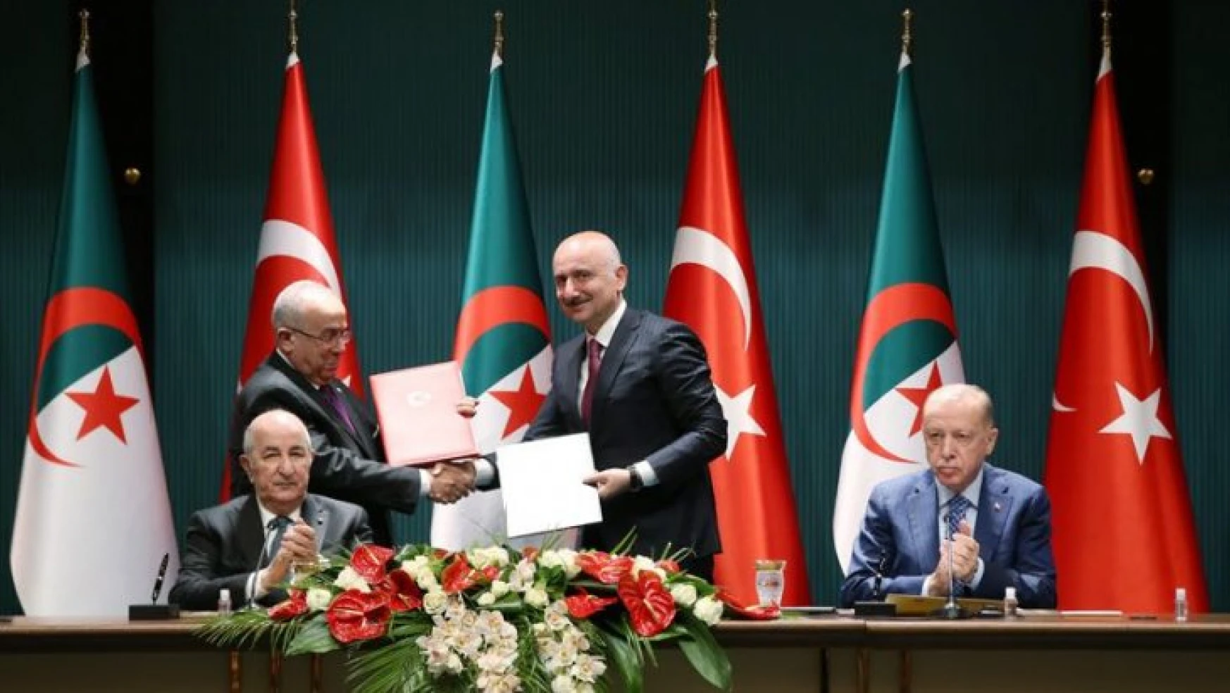 Türkiye-Cezayir arasında 15 anlaşma, bir ortak bildiri imzalandı