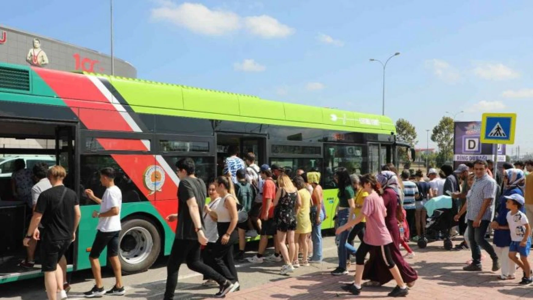 Türkiye'nin ilk ultra şarj özellikli elektrikli otobüsleri yolcu taşımaya başladı