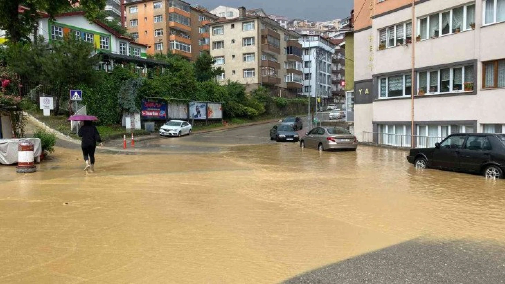 Turuncu alarm verilen Zonguldak'ta yağış sürüyor
