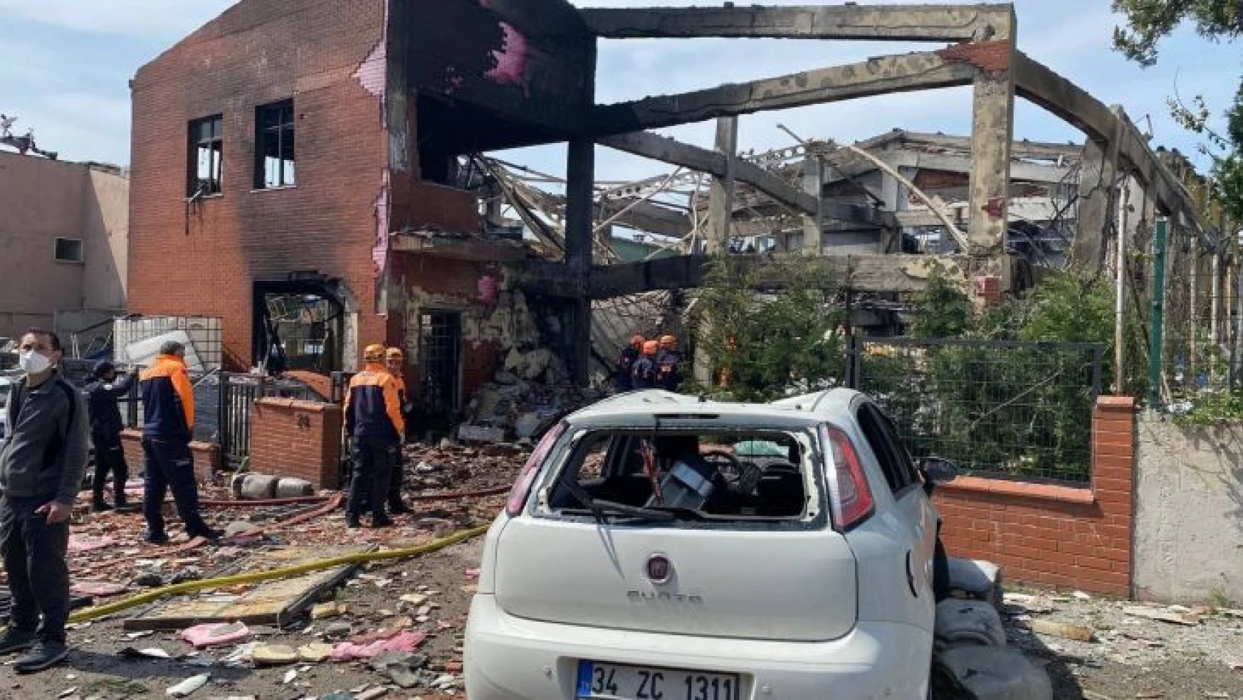 Tuzla'da patlama yaşanan fabrikada 3 işçi hayatını kaybetti