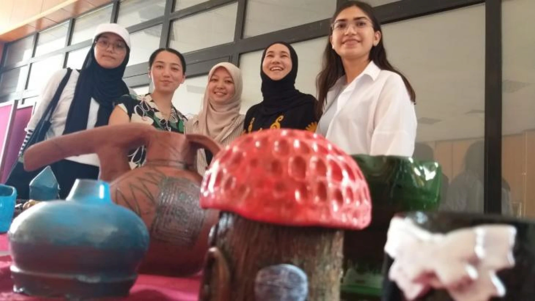 Uluslararası öğrenciler Kültürler Buluşuyor etkinliği
