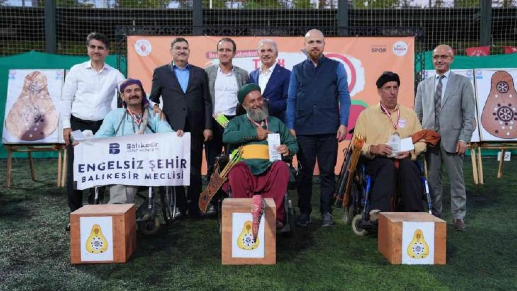 Ümraniye'de 6. Geleneksel Türk Okçuluğu Festivali Bilal Erdoğan'ın katılımıyla gerçekleşti