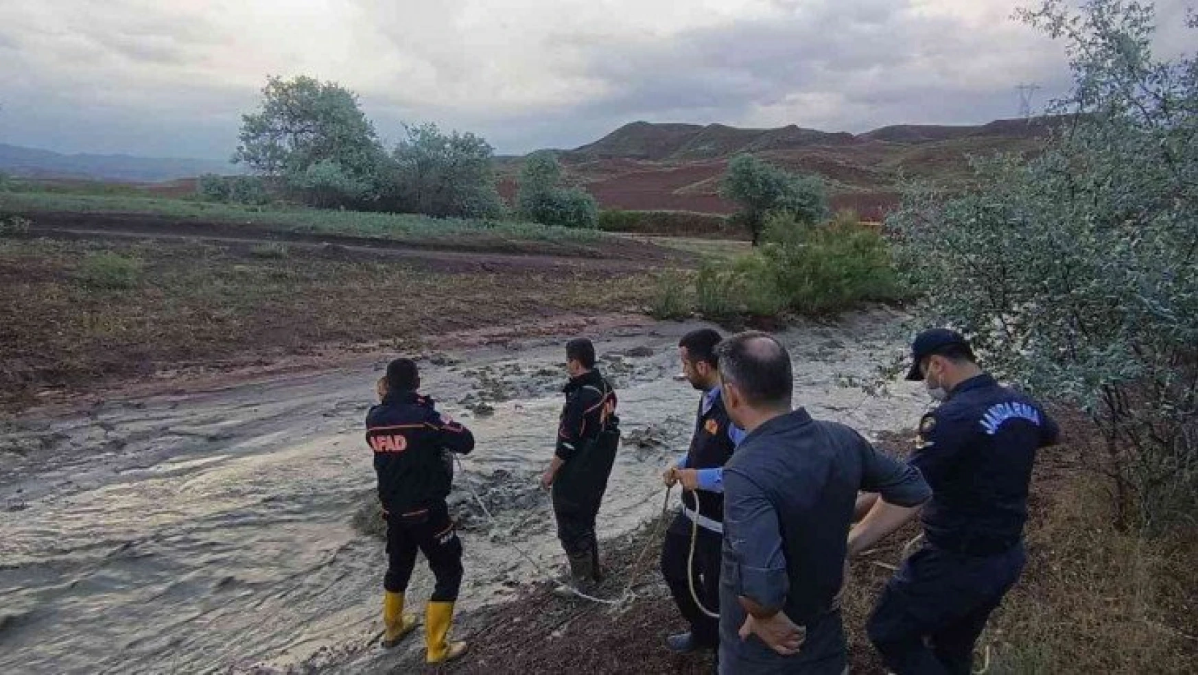 Yozgat'ta sel nedeniyle mahsur kalan 9 kişi kurtarıldı