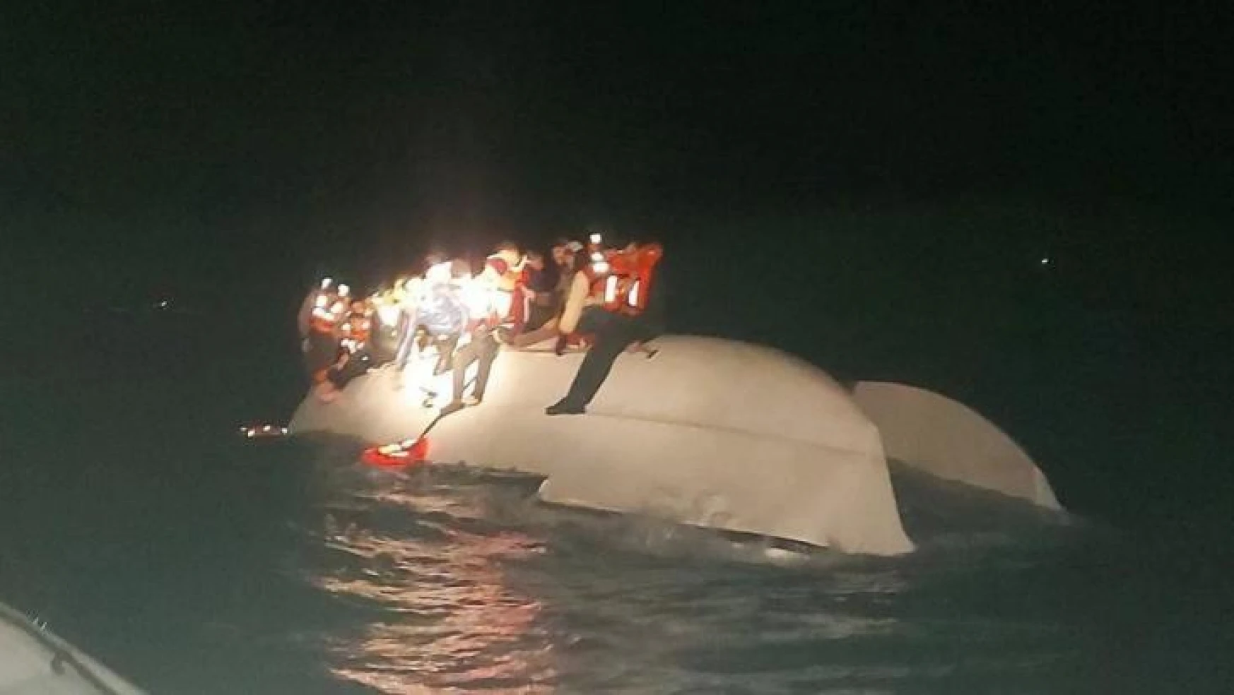 Yunanistan'da göçmen teknesi battı