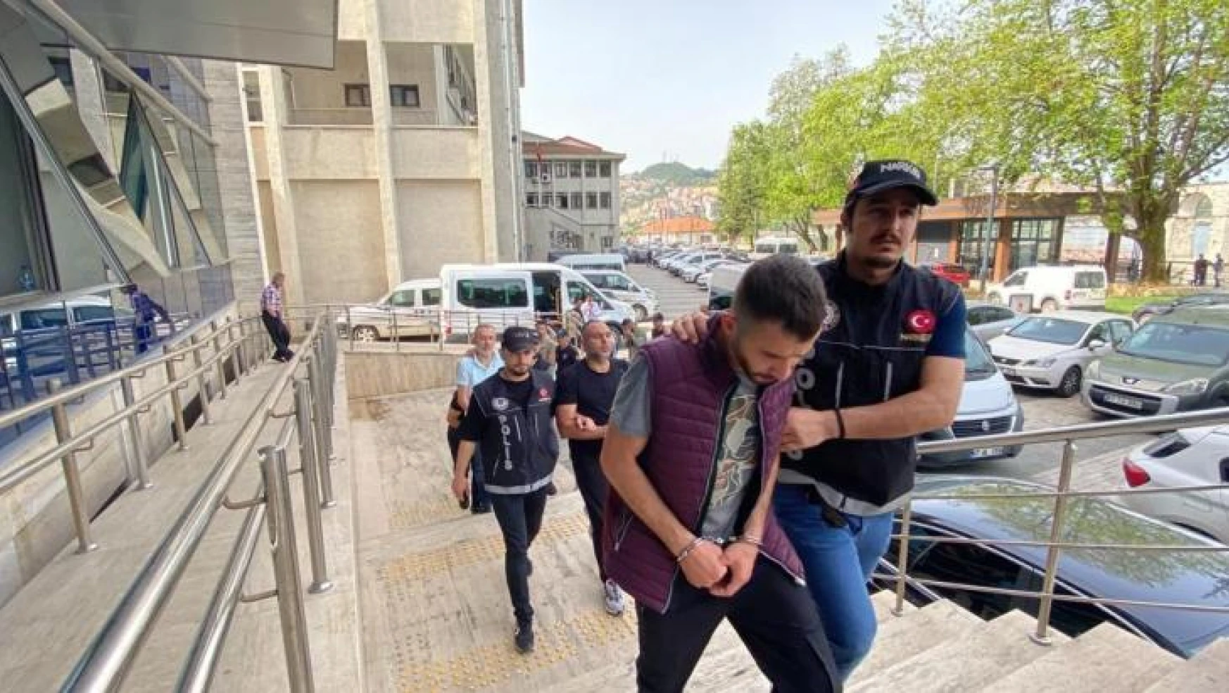 Zonguldak'ta Narkotimler uyuşturucu ticareti yapan çeteyi çökertti: 9 tutuklu