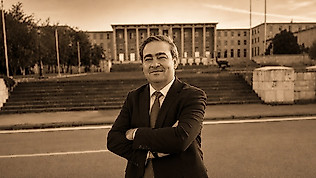 Gazeteci yazar Kâmuran Akkuş kimdir?