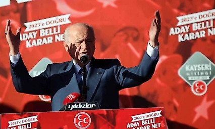 Devlet Bahçeli: CHP'de sınıf arkadaşım devam etmezse Ekrem'e karşı Özgür derim