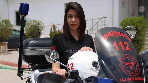112'nin tek motosikletli kadın ATT'si 4 yıldır görevinin başında
