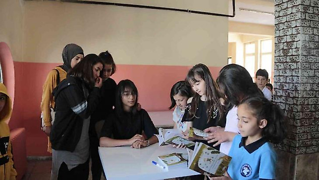 12 yaşında kitap yazdı, gelirini okula bağışlayacak
