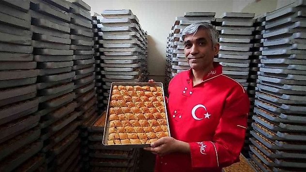 4 bin tepsi baklava yaptı Ramazanı bekliyor