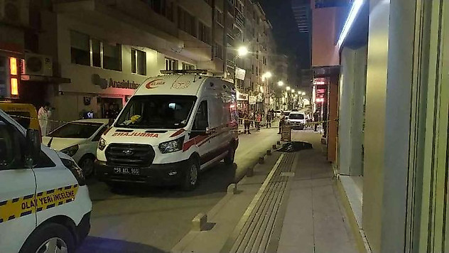 4. kattan düşen kadın hayatını kaybetti