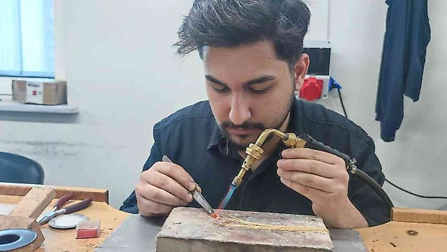 5 milyon liralık altın kanalizasyona akıyor