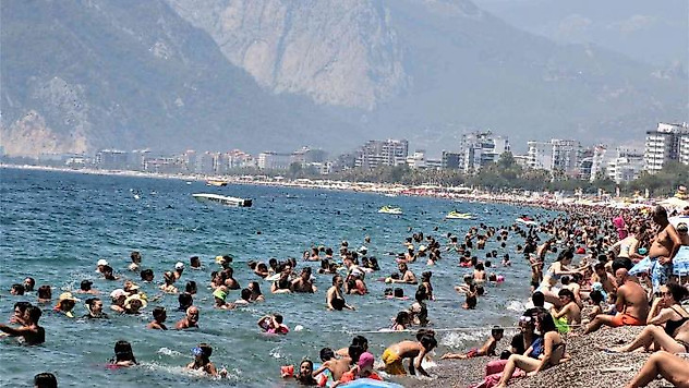 9 günlük tatilde iç piyasaya 3 milyonluk tatilci dopingi