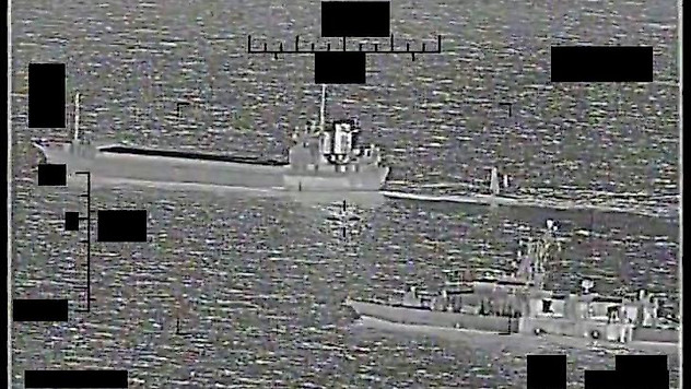 ABD Donanması, İran'ın Basra Körfezi'nde ABD'ye ait insansız gemiyi ele geçirme girişimini engelledi