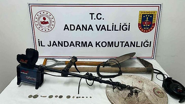 Adana'da kaçak kazı yapan 4 kişi yakalandı