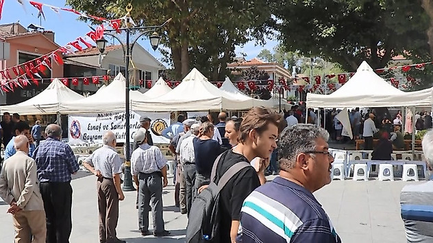 Ahi Pilavı lezzeti için Kırşehir'de uzun kuyruklar oluşuyor