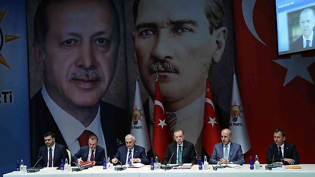 AK Parti MKYK'sı, Cumhurbaşkanı ve AK Parti Genel Başkanı Recep Tayyip Erdoğan başkanlığında parti genel merkezinde toplandı.