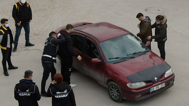 Aksaray'da KOM, NSM ve Asayiş ekipleri okul önlerinde kuş uçurmuyor