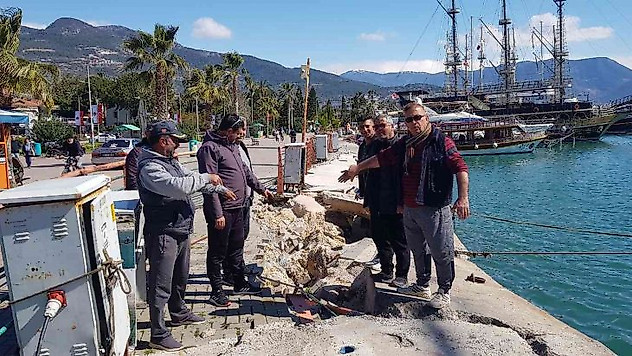 Alanya'da teknecilerin 'çöken iskele' isyanı