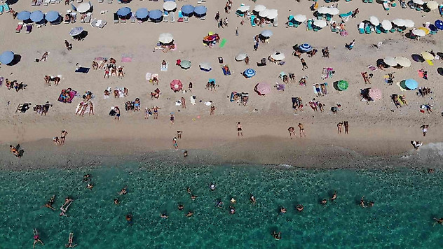Alanya sahillerinde hafta sonu yoğunluğu yaşanıyor