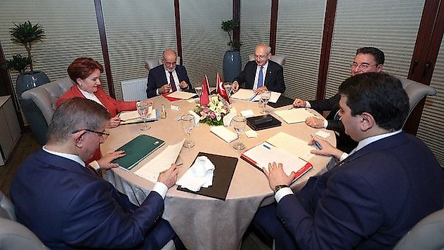 Altı parti lideri üçüncü kez bir araya geldi