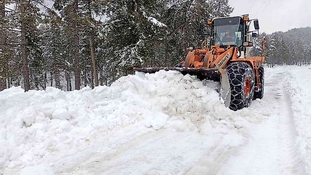 Amanoslar'da kardan kapanan yayla yolları ulaşıma açılıyor