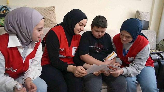 Anneannesi ile yaşayan Devlethan'a bayramlık sürprizi