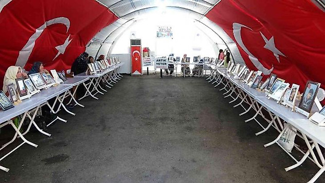 Annelerin direnişi bin 106. gününde devam ediyor