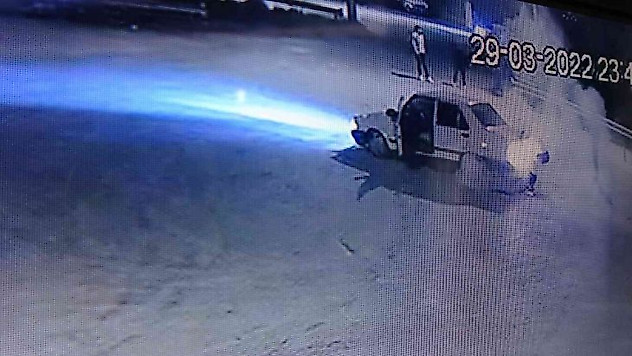 Annesinin aracıyla drift atan gence trafik polisi sürprizi
