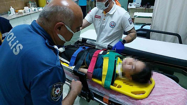 Annesinin üzerlerine kapıyı kilitlediği çocuk balkondan düştü