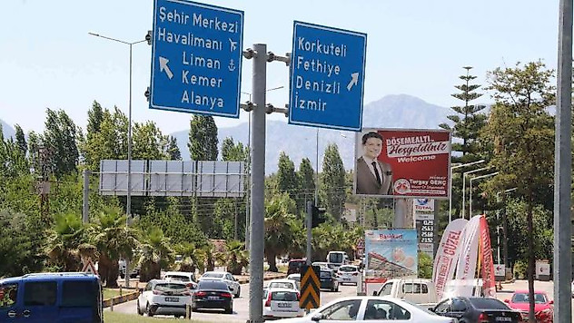 Antalya'da tatilcilerin dönüş yolcuğu başladı